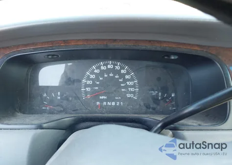 1998 Lincoln Town Car Signature из США, поврежденный, VIN 1LNFM82WXWY655710